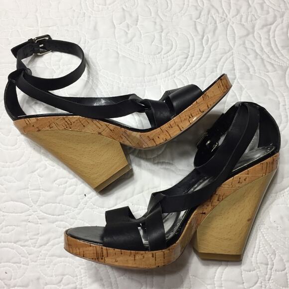 BCBG Paris Black Strappy Platform Shoes Size 9 with Wood Balance Sandal Heels - Picture 3 of 8